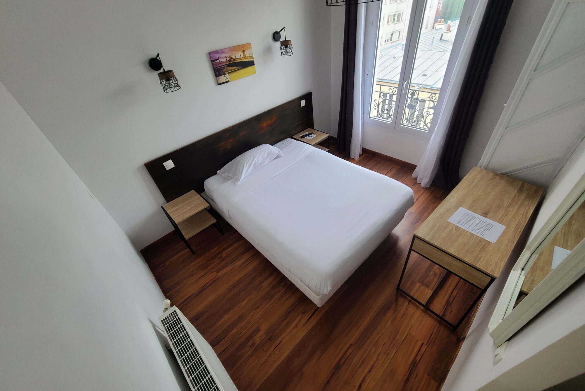 Vue plongeante de la chambre depuis le haut